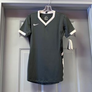 women’s nike DriFit T shirt